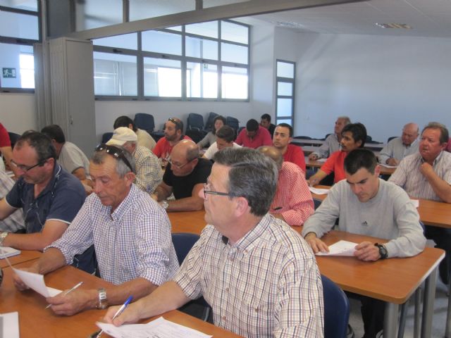 MÁS DE UNA TREINTENA DE PERSONAS PARTICIPAN EN EL CURSO DE MANIPULADOR DE FITOSANITARIOS QUE SE ESTÁ REALIZANDO EN EL CENTRO DE DESARROLLO LOCAL