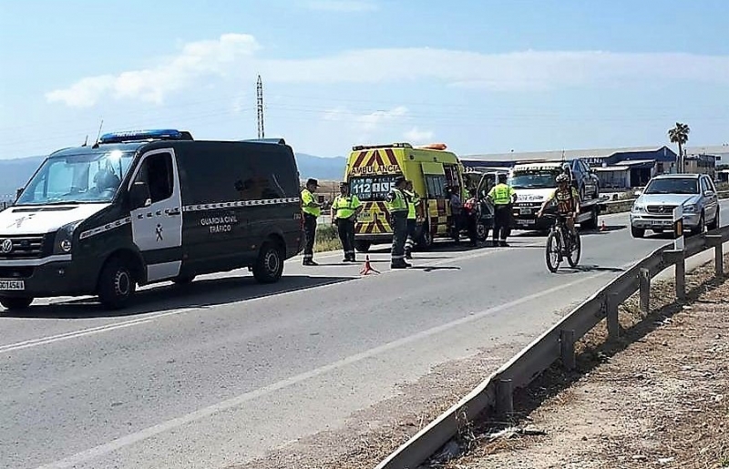 Un ciclista vecino de Totana fallece en un accidente de trfico atropellado por un turismo que perdi el control del vehculo invadiendo el carril contrario, a las afueras del casco urbano  
