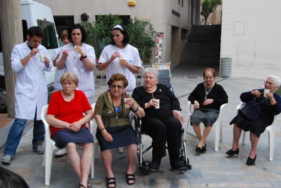 ARRANCAN LAS FIESTAS DE LAS PERSONAS MAYORES CON UNA CONVIVENCIA EN LA SIERRA DE LOS USUARIOS DE LOS CENTROS DE DÍA DE LA PLAZA DE LA BALSA VIEJA Y EL SERVICIO DE ESTANCIAS DIURNAS PARA PERSONAS CON ALZHEIMER