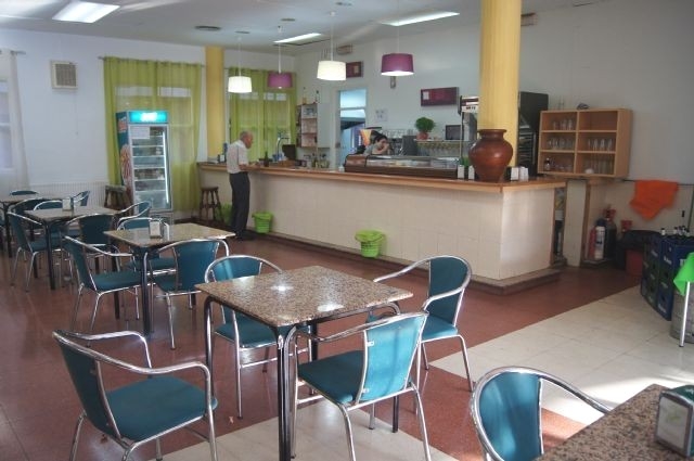 Inician el expediente para contratar el servicio de bar-cafetera en el Centro Municipal de Personas Mayores de la plaza Balsa Vieja   