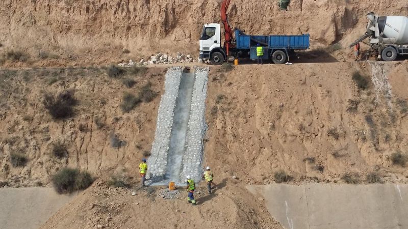 La Confederacin Hidrogrfica del Segura finaliza las obras de emergencia contra avenidas en la presa de El Paretn, que permite derivar las aguas del ro Guadalentn hacia la rambla de Las Moreras