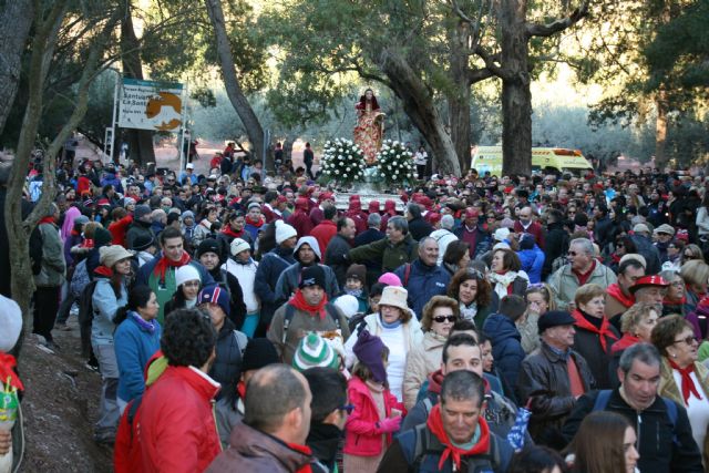 Ms de 13.000 personas acompaan a la Patrona de Totana, Santa Eulalia de Mrida, en la tradicional romera de bajada desde su Santuario en Sierra Espua