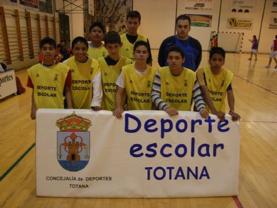UN TOTAL DE 14 EQUIPOS PARTICIPAN EN LA PRIMERA JORNADA DE JUEGOS ESCOLARES PARA SECUNDARIA EN LA MODALIDAD DE FTBOL SALA, ORGANIZADA POR EL PROGRAMA DE DEPORTE ESCOLAR 