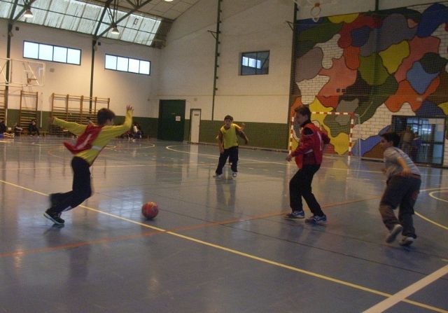 FINALIZA LA FASE LOCAL DE FÚTBOL SALA ALEVÍN DE DEPORTE ESCOLAR, ORGANIZADA POR LA CONCEJALÍA DE DEPORTES, CON EL COLEGIO PÚBLICO 