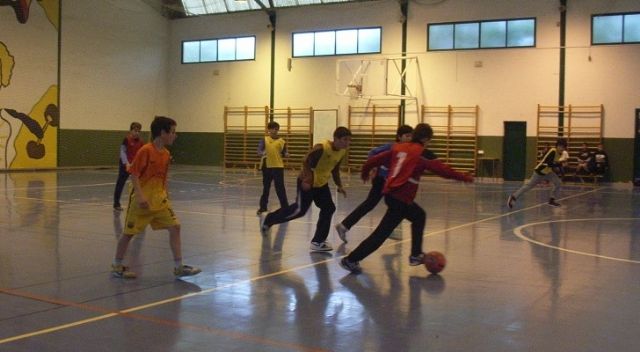 FINALIZA LA FASE LOCAL DE FÚTBOL SALA ALEVÍN DE DEPORTE ESCOLAR, ORGANIZADA POR LA CONCEJALÍA DE DEPORTES, CON EL COLEGIO PÚBLICO 