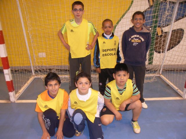 FINALIZA LA FASE LOCAL DE FÚTBOL SALA ALEVÍN DE DEPORTE ESCOLAR, ORGANIZADA POR LA CONCEJALÍA DE DEPORTES, CON EL COLEGIO PÚBLICO 