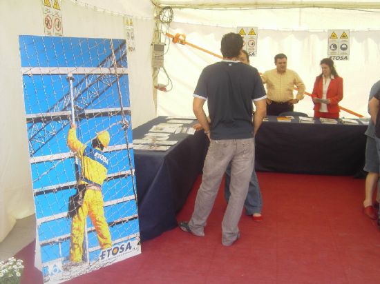 AUTORIDADES INAUGURAN LA FERIA DE LA III JORNADAS DE SEGURIDAD Y SALUD LABORAL QUE SE CELEBRA EN LA PLAZA BALSA VIEJA