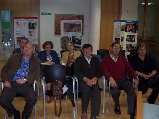 LA EXPOSICI�N DE COOPERACI�N AL DESARROLLO �25 ANIVERSARIO DE NUEVOS CAMINOS�, QUE PERMANECER� EN LA CONCEJAL�A DE PARTICIPACI�N CIUDADANA, MUESTRA UN RECORRIDO POR EL TRABAJO QUE ESTA ONG HA REALIZADO EN LOS �LTIMOS A�OS