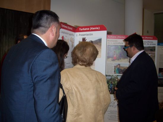 LA EXPOSICI�N DE COOPERACI�N AL DESARROLLO �25 ANIVERSARIO DE NUEVOS CAMINOS�, QUE PERMANECER� EN LA CONCEJAL�A DE PARTICIPACI�N CIUDADANA, MUESTRA UN RECORRIDO POR EL TRABAJO QUE ESTA ONG HA REALIZADO EN LOS �LTIMOS A�OS