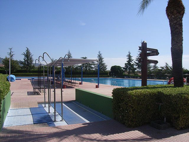 Se adjudica el servicio de mantenimiento y mejora de dosificadores de cloro y ph en la piscina del Polideportivo Municipal 6 de Diciembre