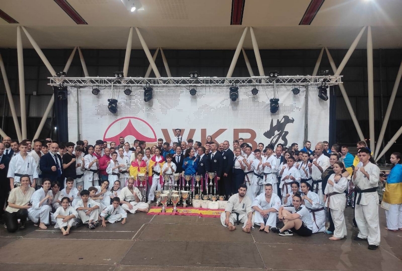 La Concejala de Deportes felicita al Club Tahiri Krate Totana por los xitos conseguidos en el Campeonato de Europa de esta modalidad, celebrado este fin de semana en Sabadell