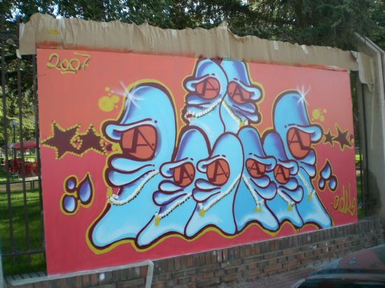 EL ALCALDE HACE ENTREGA DE LOS PREMIOS DEL CONCURSO DE GRAFFITTI, ENMARCADO EN EL CERTAMEN CREARTE JOVEN 2007