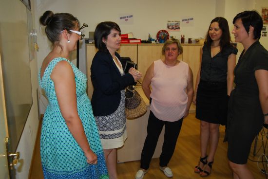 AUTORIDADES MUNICIPALES VISITAN EL SERVICIO DE INTEGRACIÓN SOCIOLABORAL DE LA FEDERACIÓN DE ASOCIACIONES MURCIANAS DE PERSONAS CON DISCAPACIDAD FÍSICA Y ORGÁNICA (FAMDIF-COCEMFE) EN MURCIA PARA CONOCER SUS SERVICIOS 