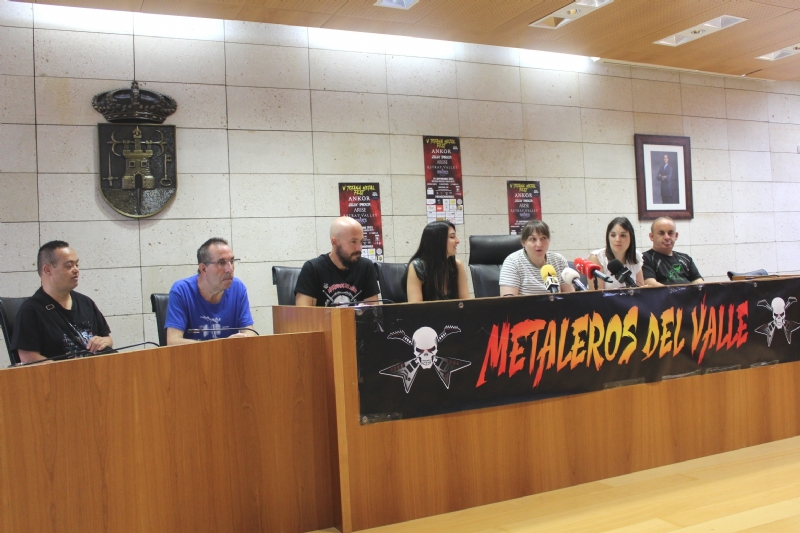El V Totana Metal Fest se celebra el 24 de septiembre en el auditorio municipal Marcos Ortiz, con cinco grupos, y organizado por la Asociacin Metaleros del Valle a beneficio de Padisito
