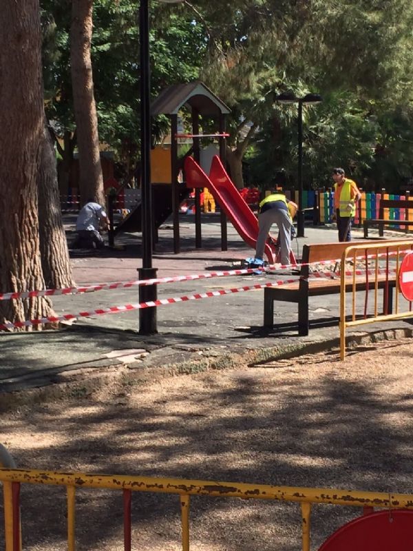 Queda cerrada desde hoy el rea de juegos infantiles del parque municipal para el desmontaje de las infraestructuras y por el inminente comienzo de las obras de mejora del recinto