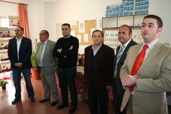 AUTORIDADES MUNICIPALES ENTREGAN LOS TROFEOS DEL "VII CONCURSO MONOGRÁFICO DE LIZARD", ORGANIZADO POR LA ASOCIACIÓN DEPORTIVA ORNITOLÓGICA SANTA EULALIA DE TOTANA (ADOSET),  EN EL CENTRO SOCIAL DEL BARRIO SAN FRANCISCO