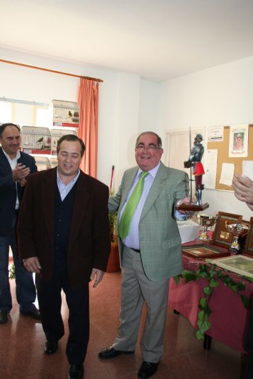 AUTORIDADES MUNICIPALES ENTREGAN LOS TROFEOS DEL "VII CONCURSO MONOGRÁFICO DE LIZARD", ORGANIZADO POR LA ASOCIACIÓN DEPORTIVA ORNITOLÓGICA SANTA EULALIA DE TOTANA (ADOSET),  EN EL CENTRO SOCIAL DEL BARRIO SAN FRANCISCO