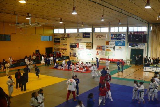 EL TORNEO DE JUDO CIUDAD DE TOTANA, QUE ES UNA REFENCIA NACIONAL EN ESTE DEPORTE, CONTÓ CON LA PARTICIPACIÓN DE LAS SELECCIONES DE 14 COMUNIDADES AUTÓNOMAS