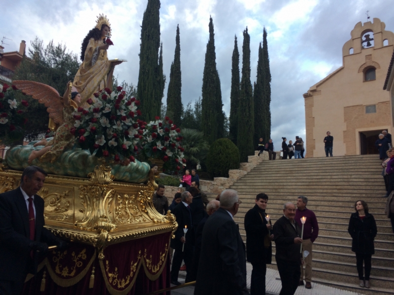 Trasladan la imagen de Santa Eulalia desde la ermita de San Roque hasta la parroquia de Santiago, donde permanecer hasta el 13 de enero