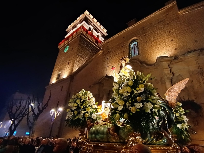 Trasladan la imagen de la Patrona Santa Eulalia de Mrida desde la ermita de San Roque hasta la parroquia de Santiago, donde permanecer hasta el 7 de enero que regrese de nuevo a su santuario