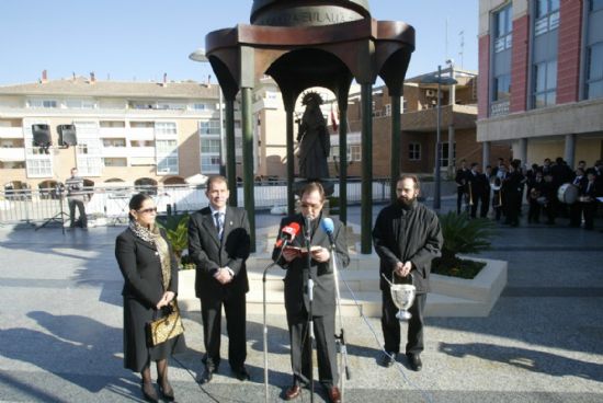 SE INAUGURA EL SEGUNDO MONUMENTO JUBILAR CON LA ESCULTURA EN BRONCE DE LA SANTA BAJO UN TEMPLETE