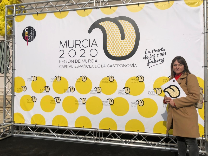 El alcalde de Totana y la concejal de Turismo asisten a la presentacin del proyecto Murcia 2020, capital espaola de la Gastronoma en el Teatro Romea