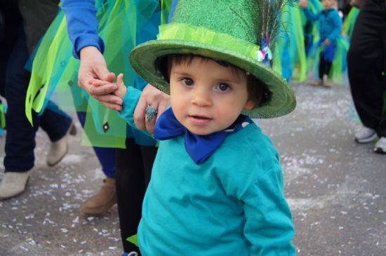 CIENTOS DE PERSONAS SALEN A LA CALLE PARA RECIBIR EL CARNAVAL INFANTIL 2013 QUE HA AMBIENTADO CON RITMO, COLOR, FANTASÍA Y ALEGRÍA LAS CALLES DE LA LOCALIDAD