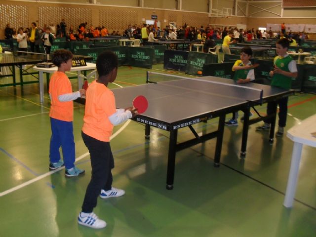 Los centros de enseanza Santa Eulalia y Juan de la Cierva se proclamaron campeones regionales, en la Final de Tenis de Mesa de Deporte Escolar celebrada en Lorca
