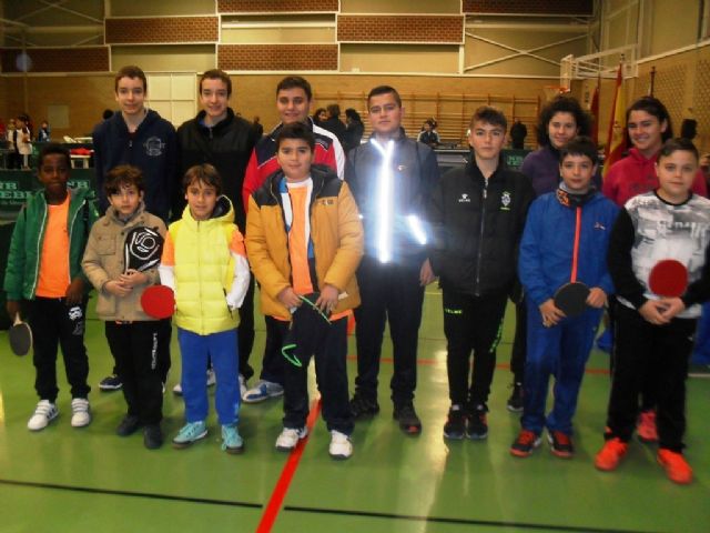 Los centros de enseanza Santa Eulalia y Juan de la Cierva se proclamaron campeones regionales, en la Final de Tenis de Mesa de Deporte Escolar celebrada en Lorca
