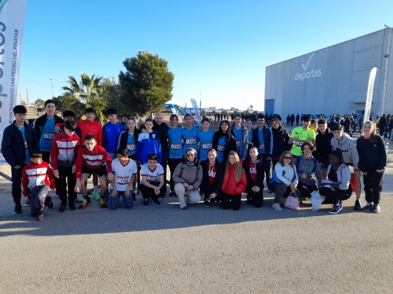 El equipo infantil femenino del IES Juan de la Cierva se alza con el tercer cajón del pódium en la Final Regional de Campo a Través de Deporte Escolar