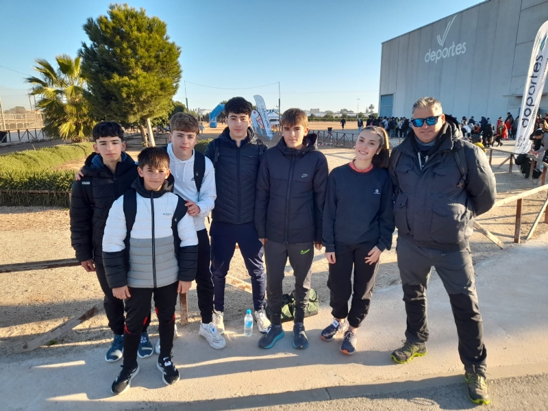 El equipo infantil femenino del IES Juan de la Cierva se alza con el tercer cajn del pdium en la Final Regional de Campo a Travs de Deporte Escolar