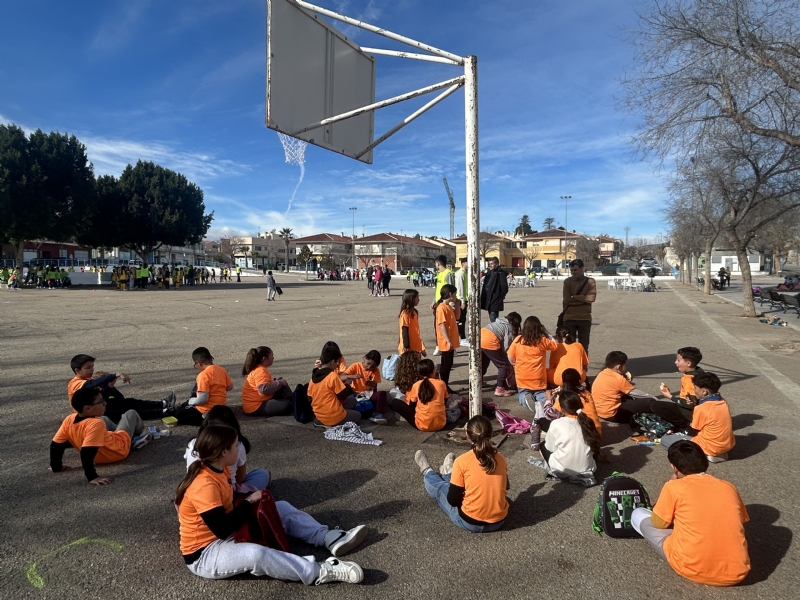 M&aacute;s de 400 alumnos de 4� curso de Educaci&oacute;n Primaria de diez colegios de Totana participan en la Jornada de Juegos Populares, que organiza la Concejal&iacute;a de Deportes