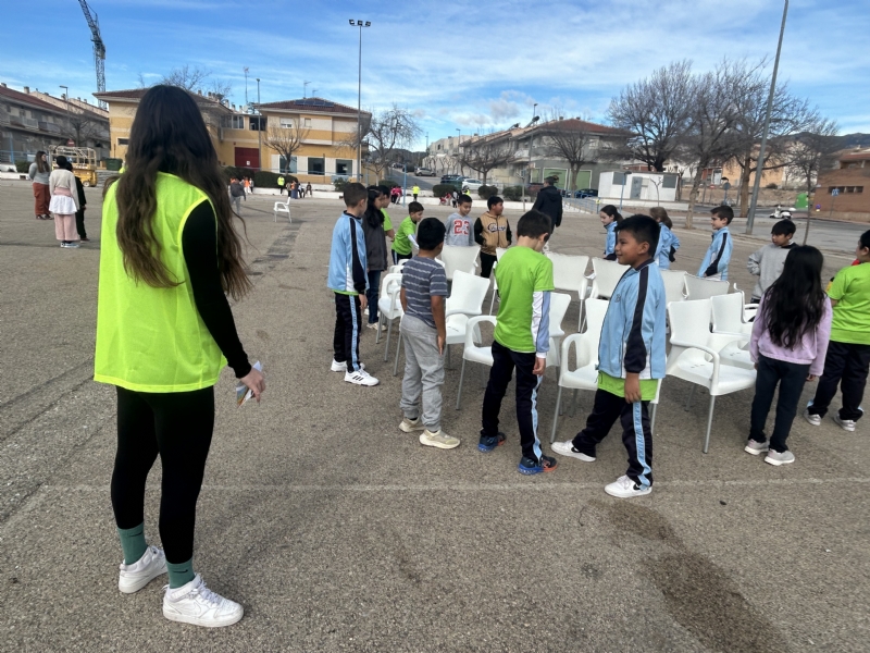 M&aacute;s de 400 alumnos de 4� curso de Educaci&oacute;n Primaria de diez colegios de Totana participan en la Jornada de Juegos Populares, que organiza la Concejal&iacute;a de Deportes