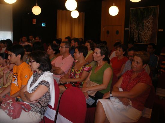 UN TOTAL DE 31 ALUMNOS PARTICIPA EN EL CURSO INTEGRAL DE TENIS PATROCINADO POR LA CONCEJALA DE DEPORTES Y ORGANIZADO POR EL CLUB DE TENIS DE TOTANA 