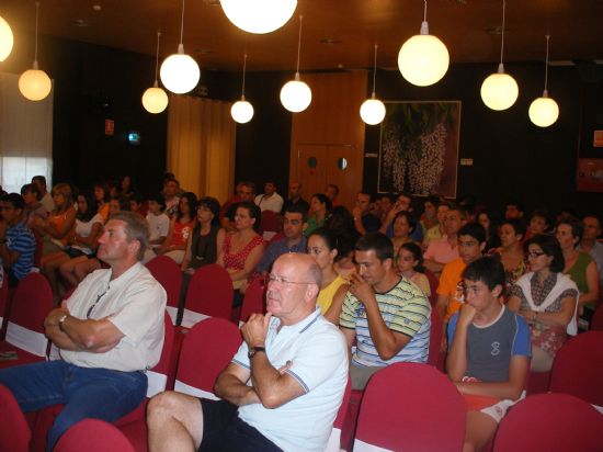 UN TOTAL DE 31 ALUMNOS PARTICIPA EN EL CURSO INTEGRAL DE TENIS PATROCINADO POR LA CONCEJALA DE DEPORTES Y ORGANIZADO POR EL CLUB DE TENIS DE TOTANA 