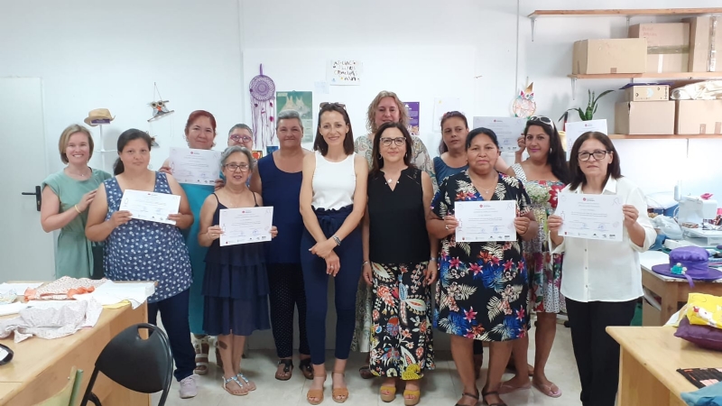 Clausuran la formación de costura del proyecto “Camina entretelas”, que promueve la Asociación Proyecto Abraham  con la colaboración de la Asociación Mujeres Creativas