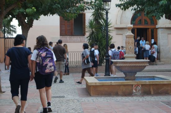 COMIENZA HOY EL CURSO ESCOLAR 2012/13 EN LOS ONCE CENTROS DE EDUCACIÓN INFANTIL Y PRIMARIA DE TOTANA, MIENTRAS EN SECUNDARIA SE INCIARÁ EL PRÓXIMO LUNES, DÍA 17