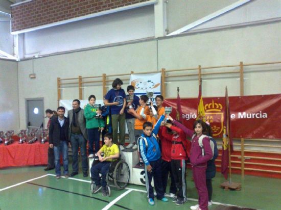 EL EQUIPO CADETE MASCULINO DEL IES JUAN DE LA CIERVA, SUBCAMPEÓN EN LA FINAL REGIONAL DE TENIS DE MESA DE DEPORTE ESCOLAR, CELEBRADA EN LORCA; Y EL EQUIPO ALEVIN DEL COLEGIO LA MILAGROSA TAMBIÉN SUBIÓ AL PÓDIUM CON UN TERCER PUESTO