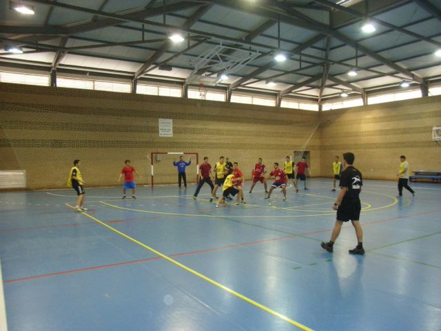 El equipo de balonmano juvenil masculino del IES "Juan de la Cierva" participó en los cuartos de final regionales de Deporte Escolar, que tuvieron lugar en Murcia