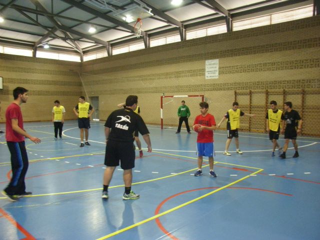 El equipo de balonmano juvenil masculino del IES "Juan de la Cierva" participó en los cuartos de final regionales de Deporte Escolar, que tuvieron lugar en Murcia