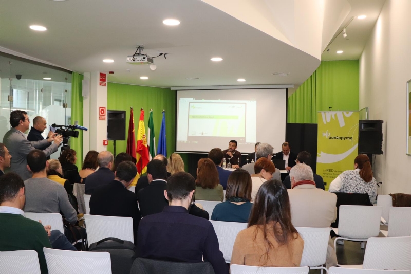Técnicos municipales de Totana asisten a la presentación, en Cehegín, del programa de actividades de la Red Puntopyme para el año 2020