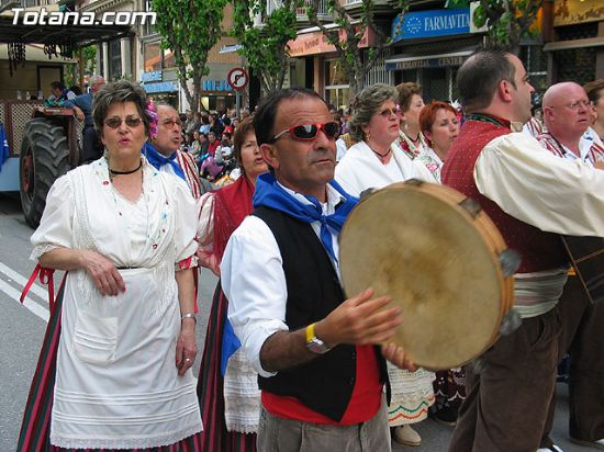 EL GRUPO FOLKLRICO SANTIAGO Y EL CORO DE SANTA CECILIA REPRESENTAN A TOTANA EN EL BANDO DE LA HUERTA DE MURCIA