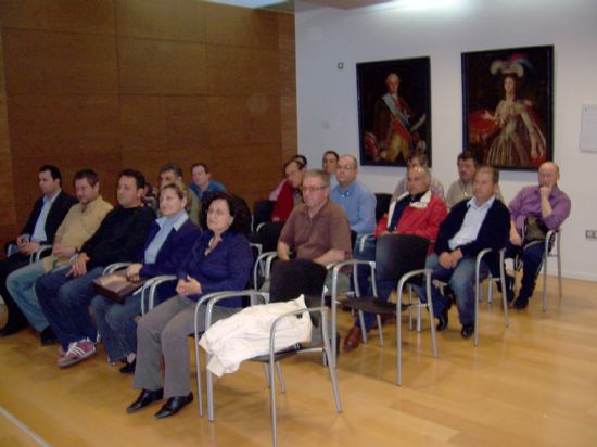 EL AYUNTAMIENTO Y LA DIRECCIN GENERAL DE ARTESANA PRESENTAN EL PROGRAMA DE AYUDAS PARA EL 2008, DIRIGIDO A LOS ARTESANOS DE LA LOCALIDAD, CON EL FIN DE FOMENTAR ESTE SECTOR