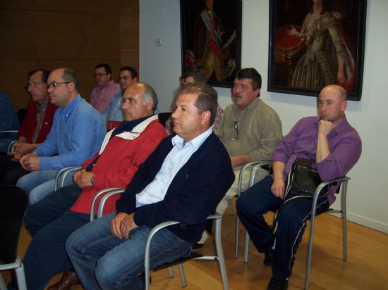 EL AYUNTAMIENTO Y LA DIRECCIN GENERAL DE ARTESANA PRESENTAN EL PROGRAMA DE AYUDAS PARA EL 2008, DIRIGIDO A LOS ARTESANOS DE LA LOCALIDAD, CON EL FIN DE FOMENTAR ESTE SECTOR