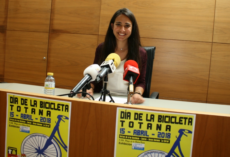 Vdeo. El Da de la Bicicleta se celebra este domingo 15 de abril, con salida del Pabelln de Deportes Manolo Ibez (10:30 horas); organizado por la Concejala de Deportes  
