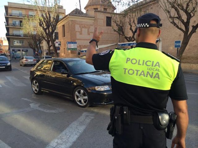 La Polica Local de Totana detiene a dos personas por conducir bajo los efectos de bebidas alcohlicas