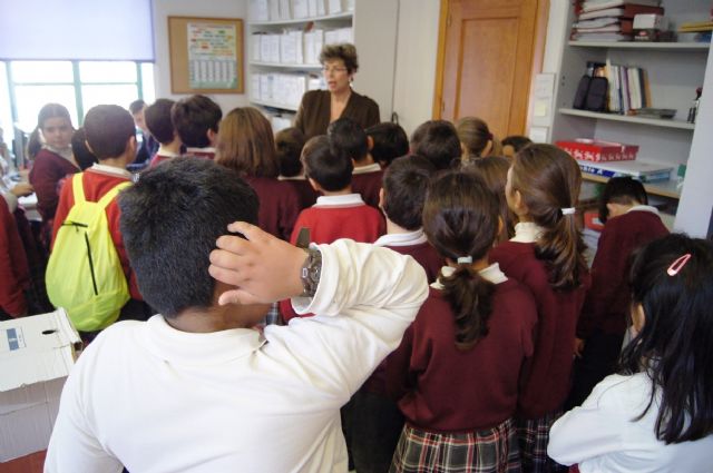 Más de 400 escolares de Educación Primaria de los centros de enseñanza participan este curso en el programa "Conoce tu ayuntamiento", recientemente finalizado