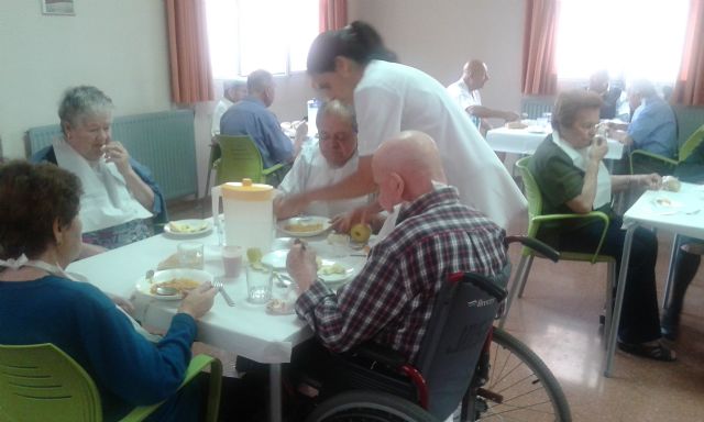 Se adjudica el nuevo servicio de comedor-catering en los Centros Municipales de Día de Personas Mayores y con Discapacidad de Totana