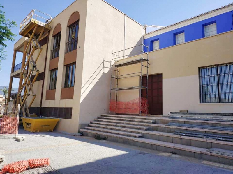Las obras de rehabilitacin del Teatro Gins Rosa del Centro Sociocultural La Crcel se centran estas semanas en el arreglo y acondicionamiento de la cubierta de esta infraestructura