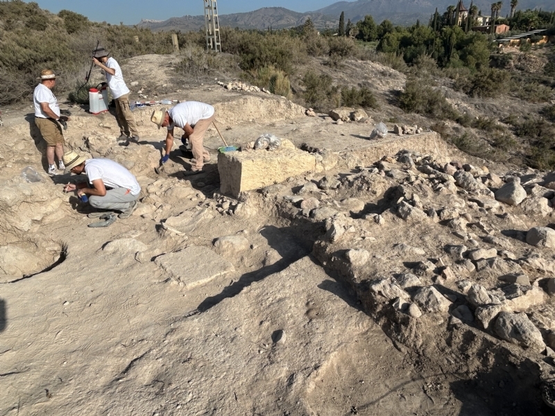 Aprueban el convenio con la Asociacin Kalathos para continuar las actuaciones de excavacin, estudio y restauracin en el yacimientos Las Cabezuelas